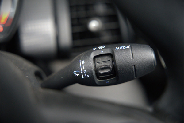 MINI Cabrio 1.5 Cooper Chili | Stoelverwarming | Cruise Control | Navigatie | Parkeersensoren | Keyless | Climate Control | Black Pack | Dealer Onderhouden |