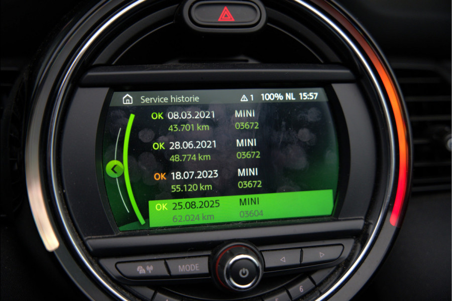 MINI Cabrio 1.5 Cooper Chili | Stoelverwarming | Cruise Control | Navigatie | Parkeersensoren | Keyless | Climate Control | Black Pack | Dealer Onderhouden |