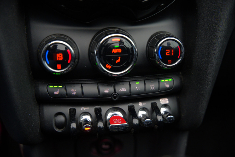 MINI Cabrio 1.5 Cooper Chili | Stoelverwarming | Cruise Control | Navigatie | Parkeersensoren | Keyless | Climate Control | Black Pack | Dealer Onderhouden |