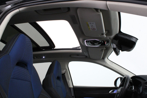 Lynk & Co 01 1.5 > 262pk/Camera/Infinity/Pano.schuif/Memory/Zwart...