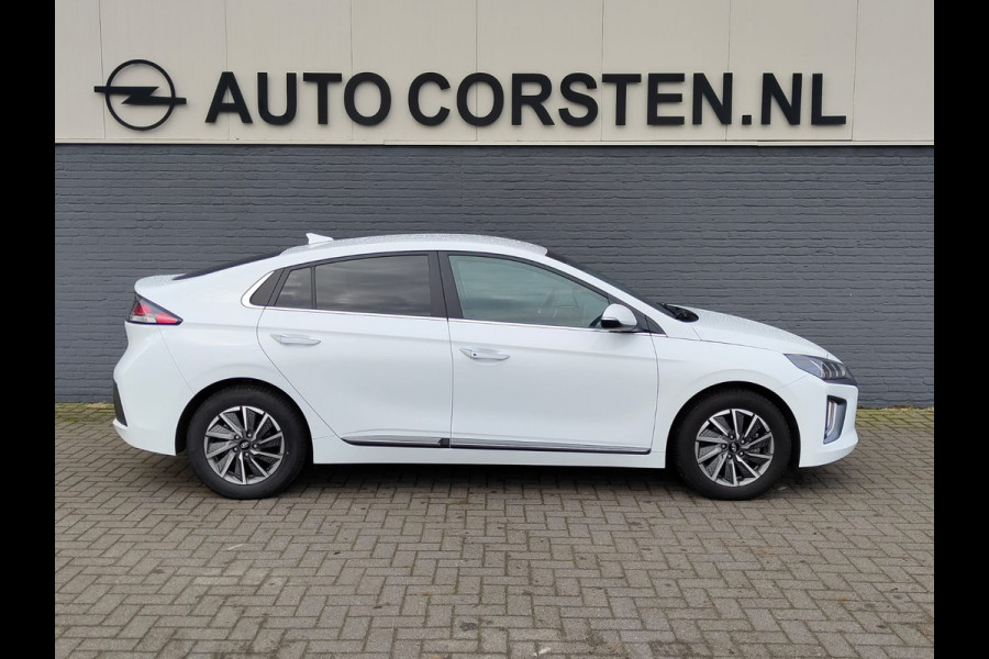 Hyundai IONIQ Comfort EV 40kWh SOH 99.7% !! NWE MODEL Warmtepomp Navi Ecc Camera Adap.Cruise Stoelverwarming Pdc Apple Carplay/Android Auto Lane Assist Isofix Keyless Led I-key Regensensor Rijstrooksensor Origineel Nederlandse Auto
