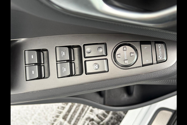 Hyundai IONIQ Comfort EV 40kWh SOH 99.7% !! NWE MODEL Warmtepomp Navi Ecc Camera Adap.Cruise Stoelverwarming Pdc Apple Carplay/Android Auto Lane Assist Isofix Keyless Led I-key Regensensor Rijstrooksensor Origineel Nederlandse Auto