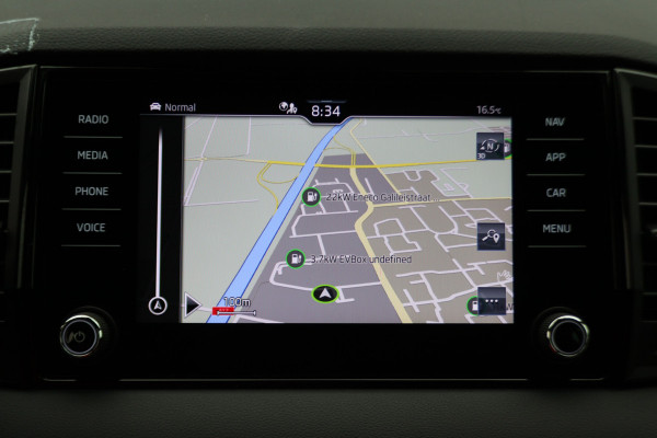 Škoda Karoq 1.5 TSI ACT Sportline Business Navi, Apple Carplay, Camera, Trekhaak, Climate, Sporstoelen