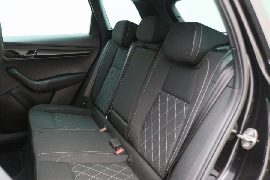 Škoda Karoq 1.5 TSI ACT Sportline Business Navi, Apple Carplay, Camera, Trekhaak, Climate, Sporstoelen