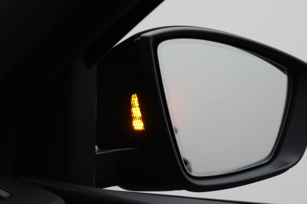 Škoda Karoq 1.5 TSI ACT Sportline Business Navi, Apple Carplay, Camera, Trekhaak, Climate, Sporstoelen