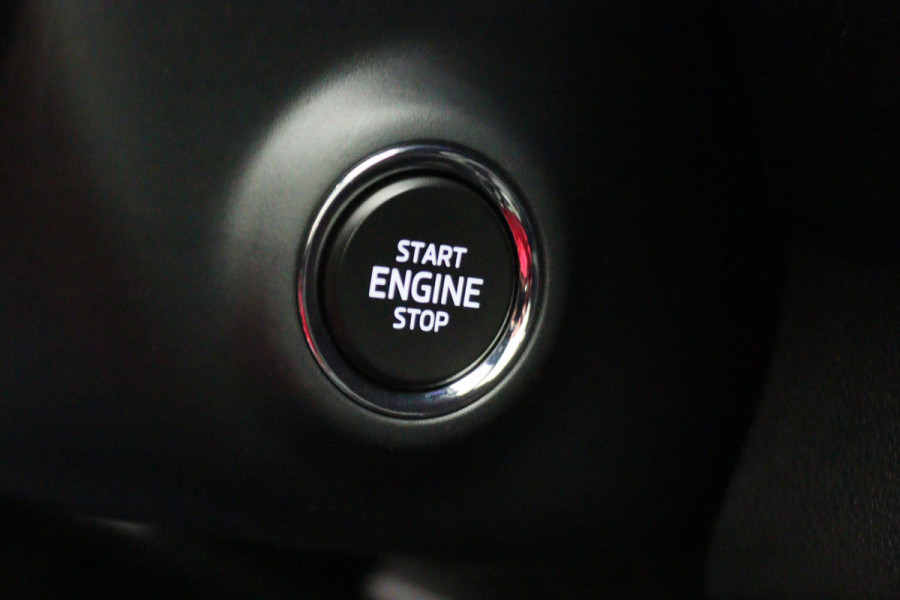 Škoda Karoq 1.5 TSI ACT Sportline Business Navi, Apple Carplay, Camera, Trekhaak, Climate, Sporstoelen