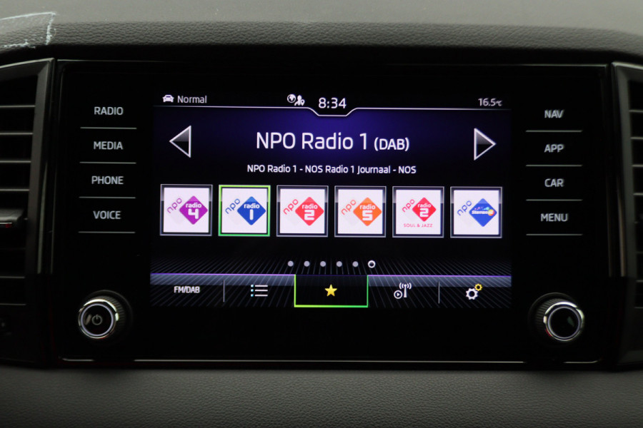 Škoda Karoq 1.5 TSI ACT Sportline Business Navi, Apple Carplay, Camera, Trekhaak, Climate, Sporstoelen