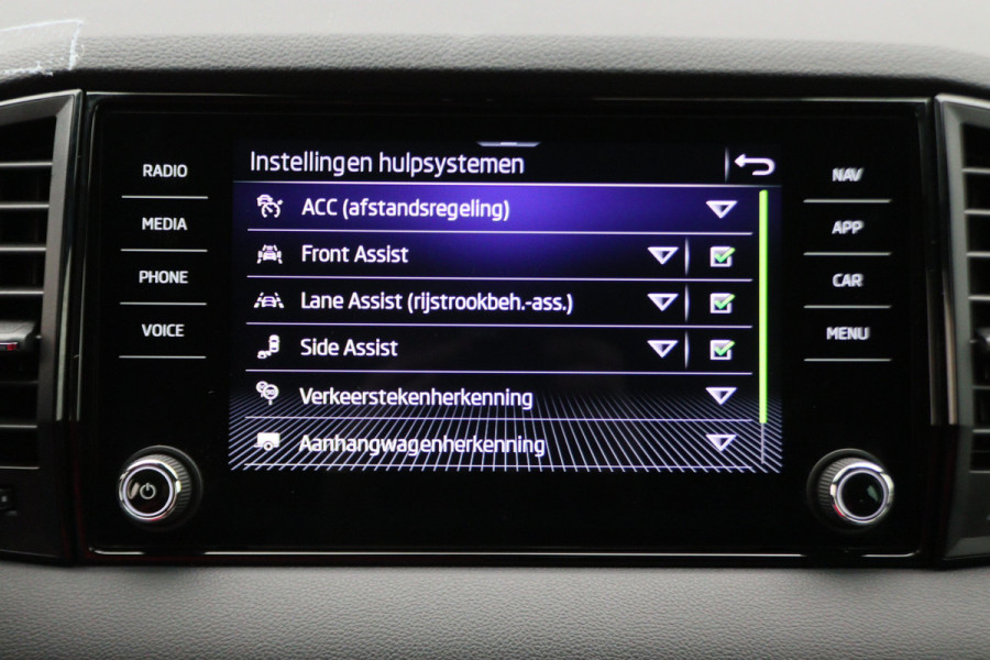 Škoda Karoq 1.5 TSI ACT Sportline Business Navi, Apple Carplay, Camera, Trekhaak, Climate, Sporstoelen