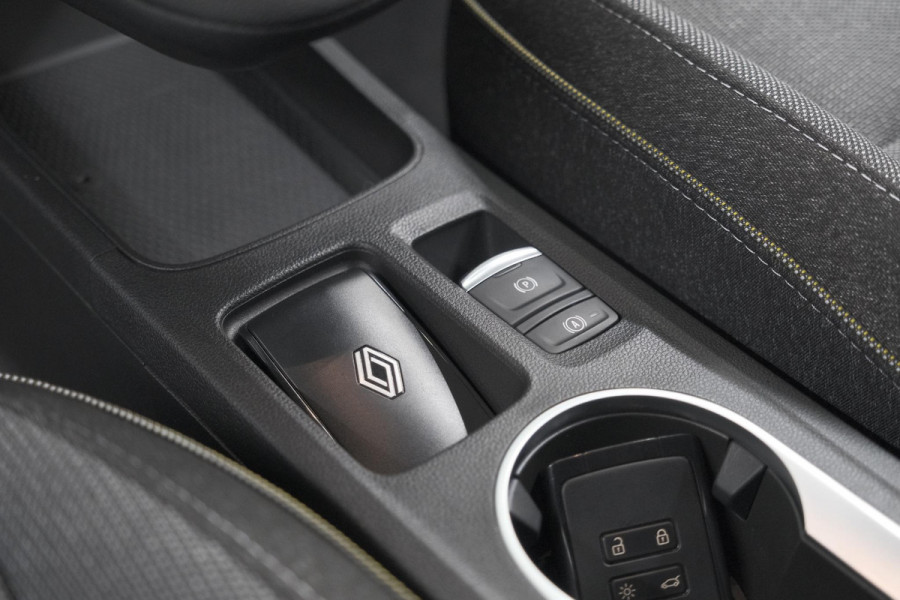 Renault Captur Mild Hybrid 160 techno | Pack Winter | Camera | Adaptieve Cruise Control | Apple Carplay