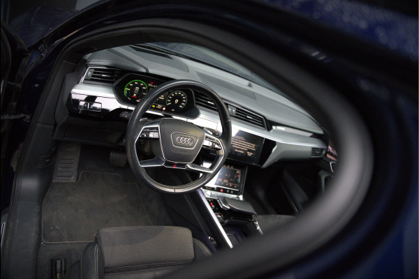 Audi e-tron e-tron 55 quattro advanced Pro Line S 95 kWh | Panoramadak | Bang & Olufsen | Stoelverwarming | Head-Up Display | 360 Camera | Matrix LED | Luchtvering | Memory Seat | Keyless | Elektrisch Verstelbare Stoelen | B&O