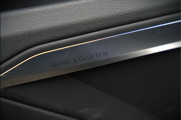 Audi e-tron e-tron 55 quattro advanced Pro Line S 95 kWh | Panoramadak | Bang & Olufsen | Stoelverwarming | Head-Up Display | 360 Camera | Matrix LED | Luchtvering | Memory Seat | Keyless | Elektrisch Verstelbare Stoelen | B&O