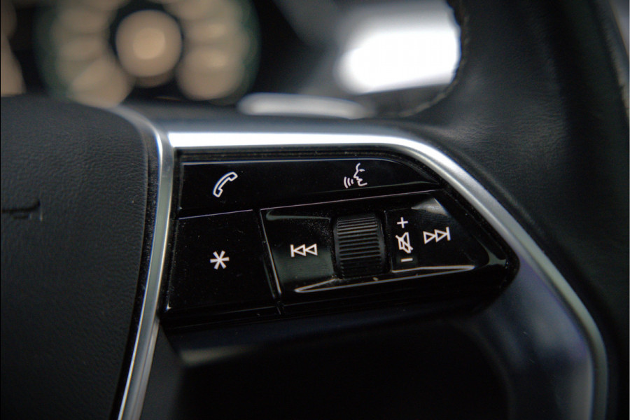 Audi e-tron e-tron 55 quattro advanced Pro Line S 95 kWh | Panoramadak | Bang & Olufsen | Stoelverwarming | Head-Up Display | 360 Camera | Matrix LED | Luchtvering | Memory Seat | Keyless | Elektrisch Verstelbare Stoelen | B&O