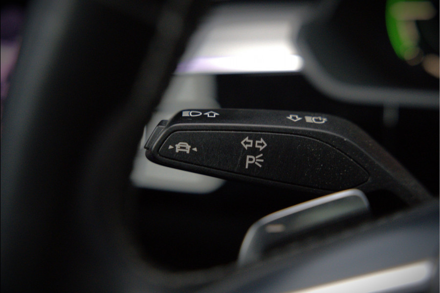 Audi e-tron e-tron 55 quattro advanced Pro Line S 95 kWh | Panoramadak | Bang & Olufsen | Stoelverwarming | Head-Up Display | 360 Camera | Matrix LED | Luchtvering | Memory Seat | Keyless | Elektrisch Verstelbare Stoelen | B&O