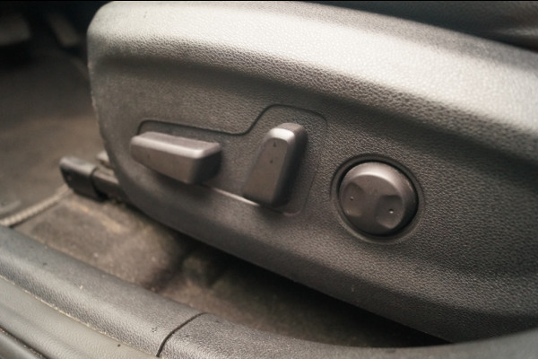 Kia e-Niro ExecutiveLine 64kWh -LEER-NAVI-ECC-CAM-