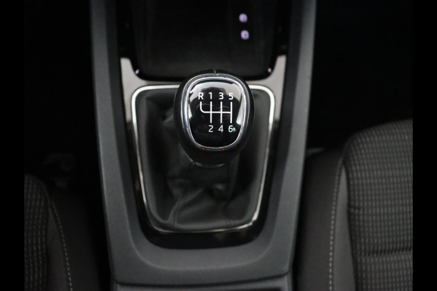 Škoda Octavia 1.0 TSI Business Edition | Trekhaak | Carplay | Sfeerverlichting | Stoelverwarming | Full LED | Parkeerhulp | Digital Cockpit | DAB | Cruise control | Climate control