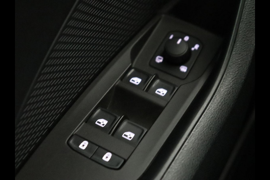 Škoda Octavia 1.0 TSI Business Edition | Trekhaak | Carplay | Sfeerverlichting | Stoelverwarming | Full LED | Parkeerhulp | Digital Cockpit | DAB | Cruise control | Climate control