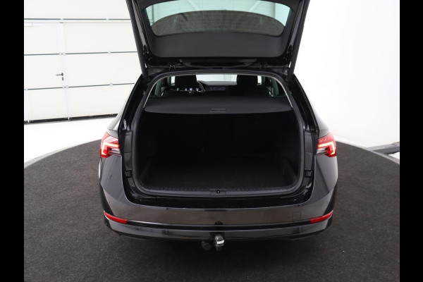 Škoda Octavia 1.0 TSI Business Edition | Trekhaak | Carplay | Sfeerverlichting | Stoelverwarming | Full LED | Parkeerhulp | Digital Cockpit | DAB | Cruise control | Climate control