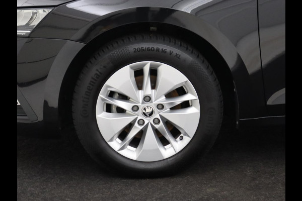 Škoda Octavia 1.0 TSI Business Edition | Trekhaak | Carplay | Sfeerverlichting | Stoelverwarming | Full LED | Parkeerhulp | Digital Cockpit | DAB | Cruise control | Climate control