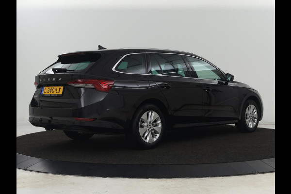 Škoda Octavia 1.0 TSI Business Edition | Trekhaak | Carplay | Sfeerverlichting | Stoelverwarming | Full LED | Parkeerhulp | Digital Cockpit | DAB | Cruise control | Climate control