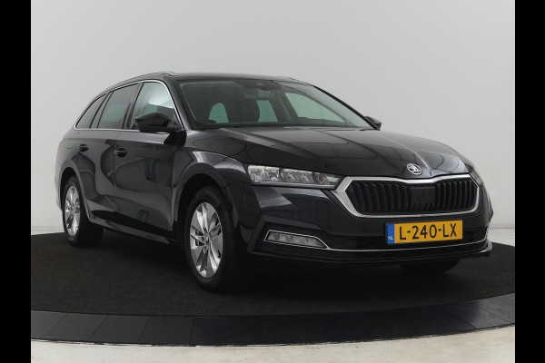 Škoda Octavia 1.0 TSI Business Edition | Trekhaak | Carplay | Sfeerverlichting | Stoelverwarming | Full LED | Parkeerhulp | Digital Cockpit | DAB | Cruise control | Climate control
