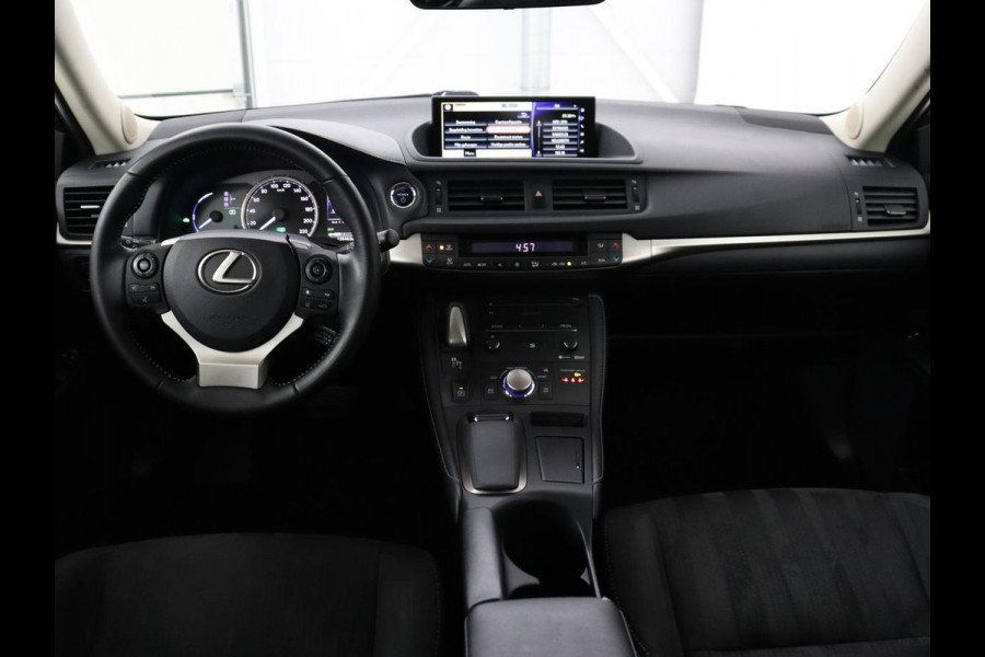 Lexus CT 200h Business Line | Alcantara | Camera | Navigatie | Full LED | Cruise control | Climate control