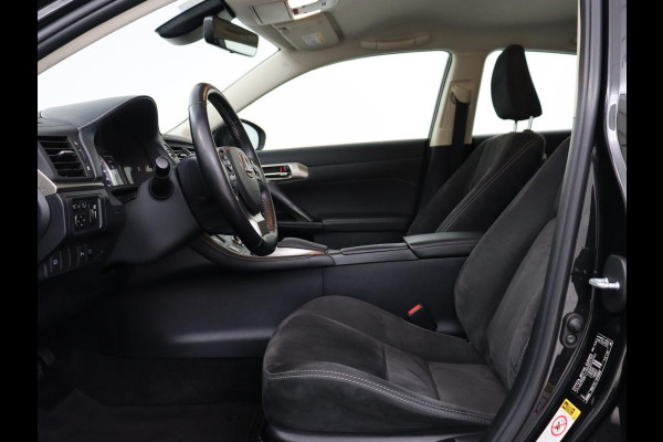 Lexus CT 200h Business Line | Alcantara | Camera | Navigatie | Full LED | Cruise control | Climate control