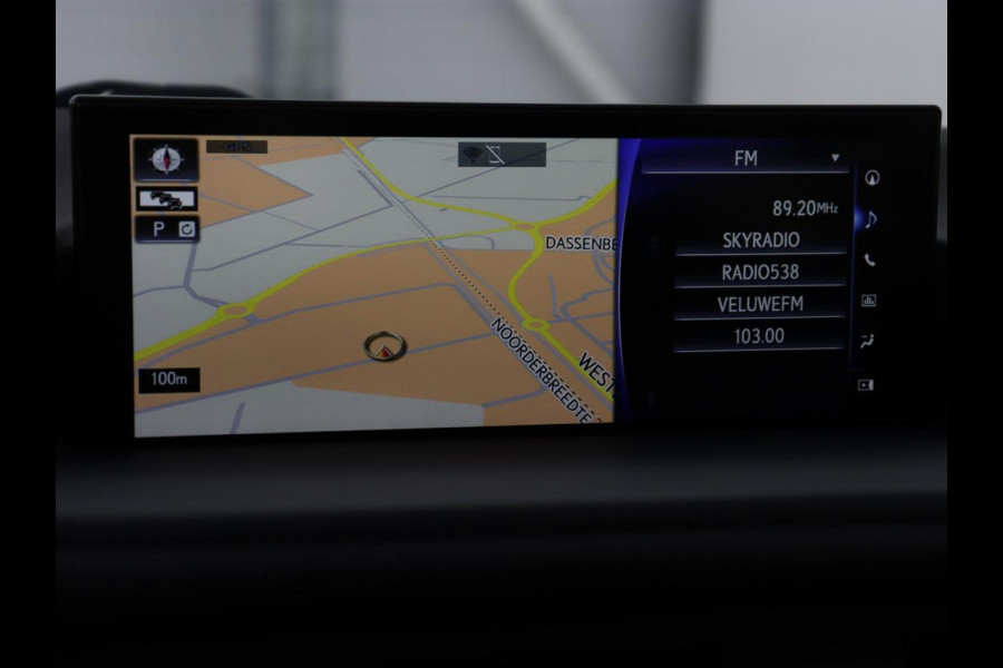 Lexus CT 200h Business Line | Alcantara | Camera | Navigatie | Full LED | Cruise control | Climate control