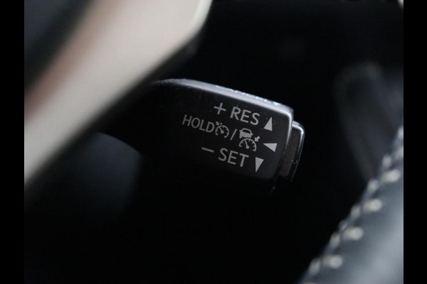 Lexus CT 200h Business Line | Alcantara | Camera | Navigatie | Full LED | Cruise control | Climate control