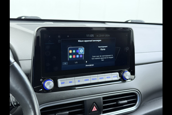 Hyundai Kona EV 64kWh 204pk SOH 100% Premium Leer Warmtepomp Head-Up Display Apple Carplay Android Navi Camera Elektr.Stoelen+Leer+Verwarmd+G Pdc Subwoofer Bluetooth Dodehoek detector Privacy Glas Rijstrooksensor 1e Eigenaar Origineel Nederlandse Auto  € 48.210 nieuw!