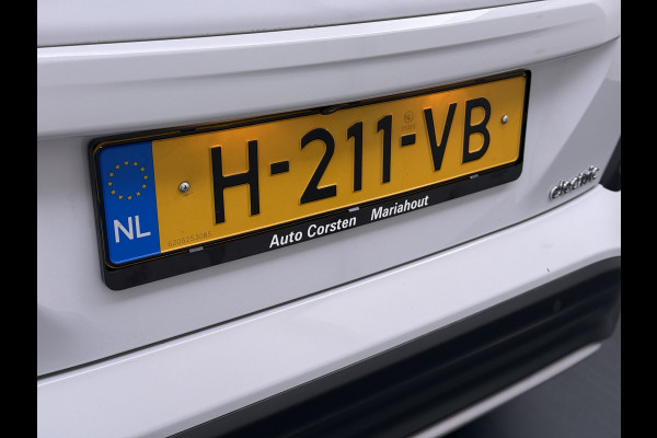 Hyundai Kona EV 64kWh 204pk SOH 100% Premium Leer Warmtepomp Head-Up Display Apple Carplay Android Navi Camera Elektr.Stoelen+Leer+Verwarmd+G Pdc Subwoofer Bluetooth Dodehoek detector Privacy Glas Rijstrooksensor 1e Eigenaar Origineel Nederlandse Auto  € 48.210 nieuw!