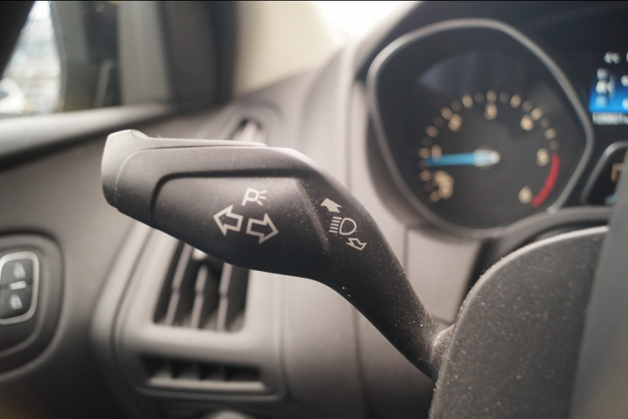 Ford Focus Wagon 1.5 TDCI 120pk Lease Edition -NAVI-AIRCO-PDC-