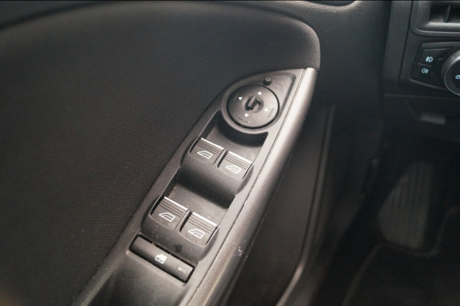 Ford Focus Wagon 1.5 TDCI 120pk Lease Edition -NAVI-AIRCO-PDC-