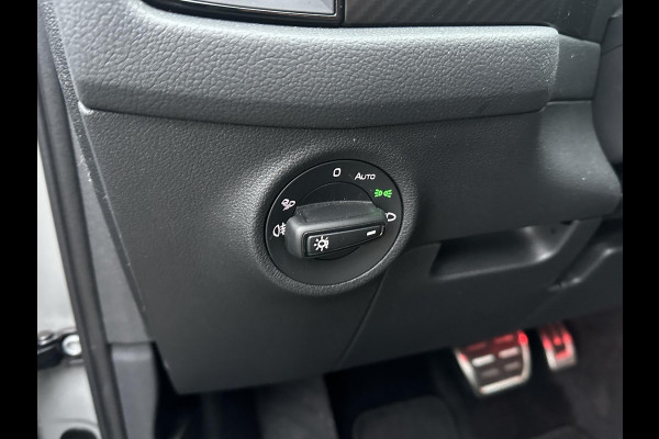 Škoda Kodiaq 1.5 TSI Sportline Business AUTOMAAT | PANORAMADAK | ADAPTIEVE CRUISECONTROL | CAMERA | ELEKTRISCHE STOEL/KOFFERRUIK | STANDKACHEL | STOELVERWARMING VOOR + ACHTER | SKODA DEALER ONDERHOUDEN | RIJKLAAR GELEVERD