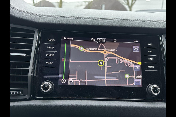 Škoda Kodiaq 1.5 TSI Sportline Business AUTOMAAT | PANORAMADAK | ADAPTIEVE CRUISECONTROL | CAMERA | ELEKTRISCHE STOEL/KOFFERRUIK | STANDKACHEL | STOELVERWARMING VOOR + ACHTER | SKODA DEALER ONDERHOUDEN | RIJKLAAR GELEVERD