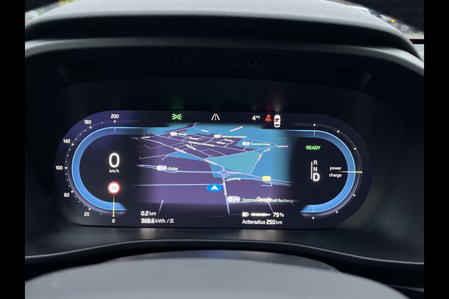 Volvo XC40 Recharge Pro | SOH 93% | PANORAMADAK | 360 CAMERA | ELEKTRISCHE STOELEN | STOEL- & STUURVERWARMING | ELEKTRISCHE TREKHAAK | HARMAN KARDON AUDIO | VOLVO DEALER ONDERHOUDEN | FULL OPTION | 1E EIGENAAR