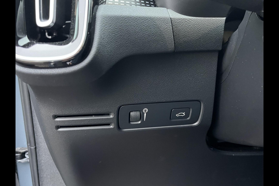 Volvo XC40 Recharge Pro | SOH 93% | PANORAMADAK | 360 CAMERA | ELEKTRISCHE STOELEN | STOEL- & STUURVERWARMING | ELEKTRISCHE TREKHAAK | HARMAN KARDON AUDIO | VOLVO DEALER ONDERHOUDEN | FULL OPTION | 1E EIGENAAR