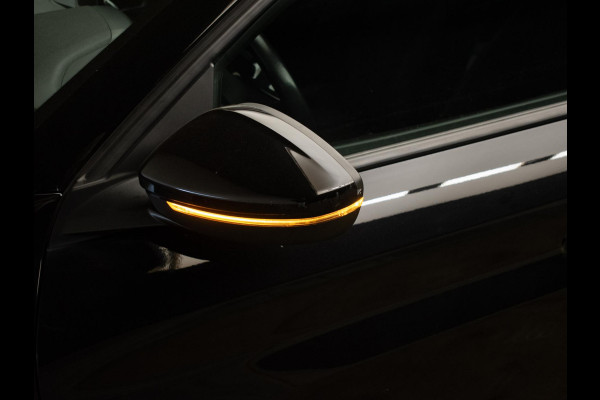 Peugeot 208 1.2 PureTech Allure Sport (APPLE CARPLAY,NAVI,CRUISE,PDC,LED,DAB,SPORTSTOELEN,LM VELGEN,NETTE STAAT)