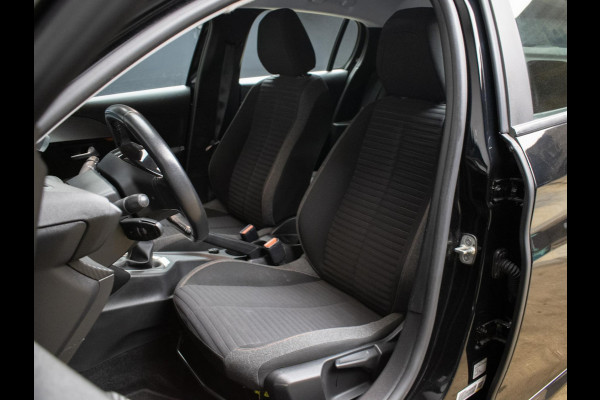 Peugeot 208 1.2 PureTech Allure Sport (APPLE CARPLAY,NAVI,CRUISE,PDC,LED,DAB,SPORTSTOELEN,LM VELGEN,NETTE STAAT)