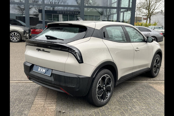 Alfa Romeo junior Elettrica 54 kWh 15.000KM!! | FABRIEKSGARANTIE | APPLE CARPLAY| ANDROID AUTO| UNIEKE KLEUR! | ADAPTIVE CRUISE CONTROL|