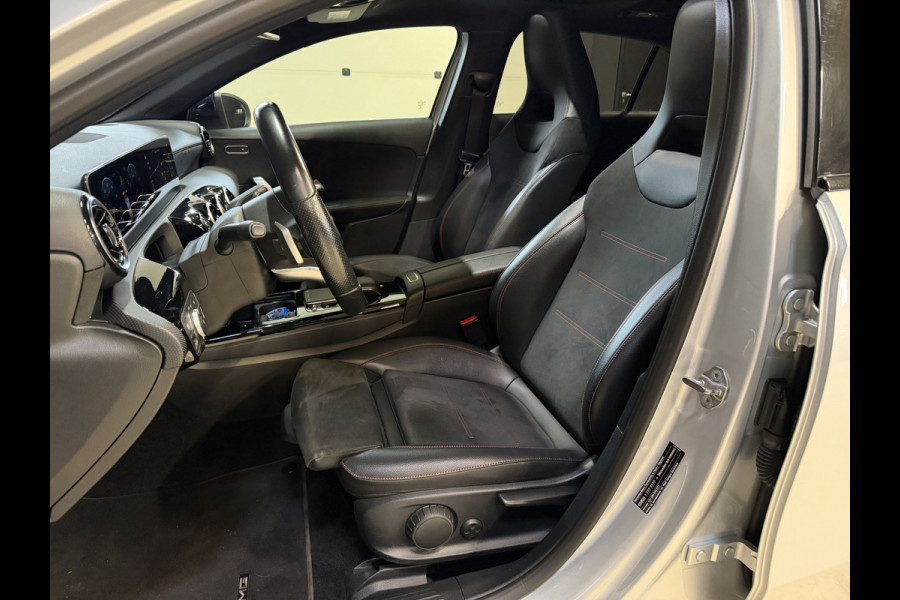 Mercedes-Benz A-Klasse 180 Business Solution AMG | Panoramadak | Camera | Carplay | Stoelverwarming