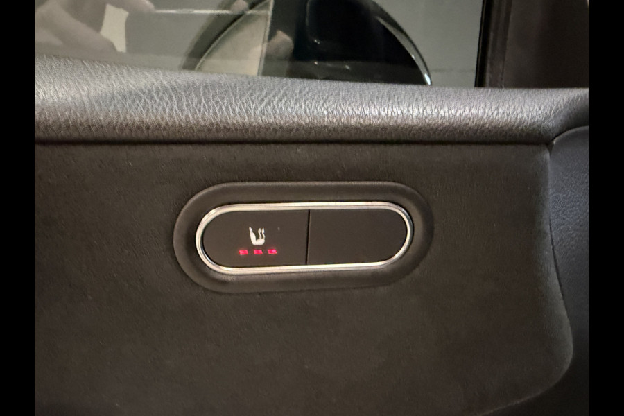 Mercedes-Benz A-Klasse 180 Business Solution AMG | Panoramadak | Camera | Carplay | Stoelverwarming