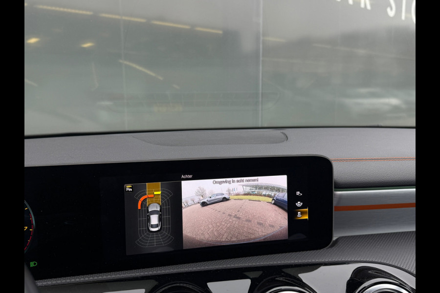 Mercedes-Benz CLA-Klasse 180 AMG |Edition 1|Pano|Sfeer|Dealer Onderhouden