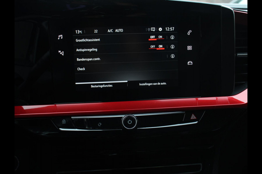 Opel Mokka-e Ultimate 50-kWh | Navigatie | Apple Carplay/Android Auto | Adaptive Cruise Control | Parkeersensoren | Camera | Stoel-en stuurwielverwarming | Virtual Cockpit | Full LED