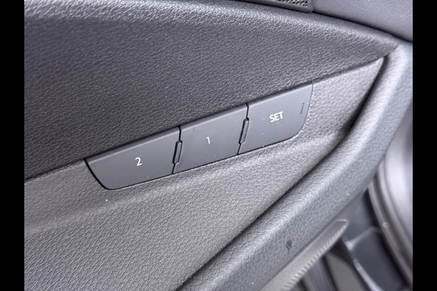 Audi e-tron 313pk Quattro Leer PanoDak Adaptive.Cruise Camera Elek.Stoelen+Memory+Verwarmd Navi Ecc Pdc Stoelverwarming Elek.Achterklep AWD Led Bluetooth Rijstrooksensor WiFi Lmv 4WD SOH 91% Business Edition Plus 71kWh Origineel Nederlandse Auto 1800kg trekvermogen!