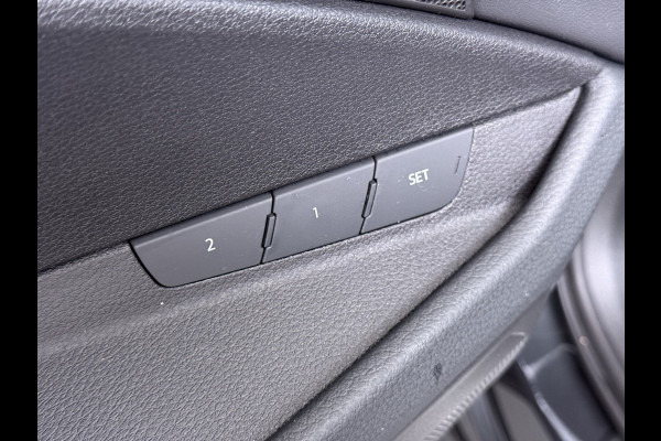 Audi e-tron 313pk Quattro Leer PanoDak Adaptive.Cruise Camera Elek.Stoelen+Memory+Verwarmd Navi Ecc Pdc Stoelverwarming Elek.Achterklep AWD Led Bluetooth Rijstrooksensor WiFi Lmv 4WD SOH 91% Business Edition Plus 71kWh Origineel Nederlandse Auto 1800kg trekvermogen!