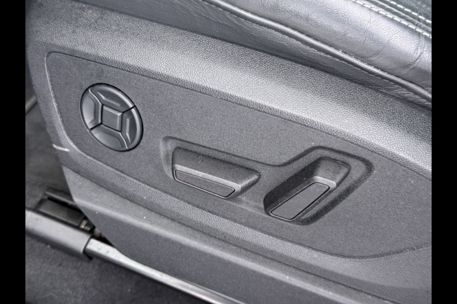 Audi e-tron 313pk Quattro Leer PanoDak Adaptive.Cruise Camera Elek.Stoelen+Memory+Verwarmd Navi Ecc Pdc Stoelverwarming Elek.Achterklep AWD Led Bluetooth Rijstrooksensor WiFi Lmv 4WD SOH 91% Business Edition Plus 71kWh Origineel Nederlandse Auto 1800kg trekvermogen!