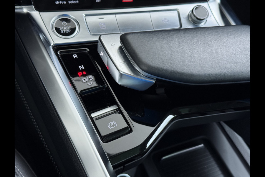Audi e-tron 313pk Quattro Leer PanoDak Adaptive.Cruise Camera Elek.Stoelen+Memory+Verwarmd Navi Ecc Pdc Stoelverwarming Elek.Achterklep AWD Led Bluetooth Rijstrooksensor WiFi Lmv 4WD SOH 91% Business Edition Plus 71kWh Origineel Nederlandse Auto 1800kg trekvermogen!