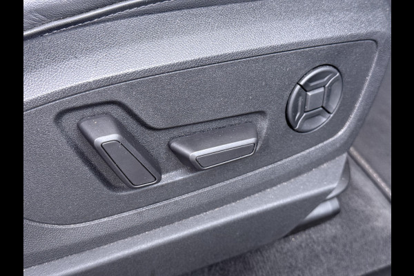 Audi e-tron 313pk Quattro Leer PanoDak Adaptive.Cruise Camera Elek.Stoelen+Memory+Verwarmd Navi Ecc Pdc Stoelverwarming Elek.Achterklep AWD Led Bluetooth Rijstrooksensor WiFi Lmv 4WD SOH 91% Business Edition Plus 71kWh Origineel Nederlandse Auto 1800kg trekvermogen!