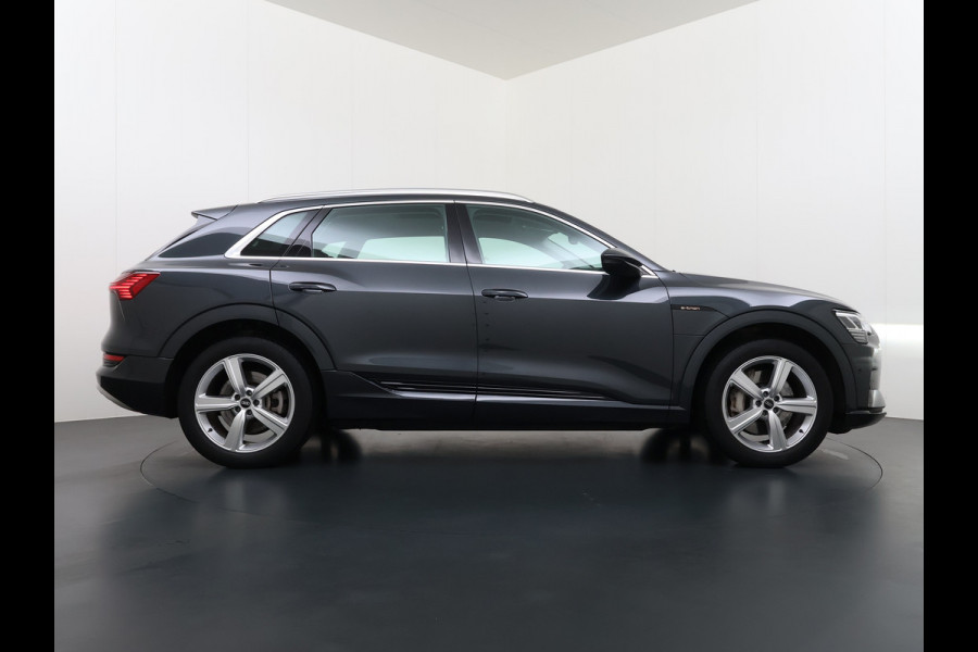 Audi e-tron 313pk Quattro Leer PanoDak Adaptive.Cruise Camera Elek.Stoelen+Memory+Verwarmd Navi Ecc Pdc Stoelverwarming Elek.Achterklep AWD Led Bluetooth Rijstrooksensor WiFi Lmv 4WD SOH 91% Business Edition Plus 71kWh Origineel Nederlandse Auto 1800kg trekvermogen!