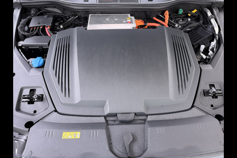 Audi e-tron 313pk Quattro Leer PanoDak Adaptive.Cruise Camera Elek.Stoelen+Memory+Verwarmd Navi Ecc Pdc Stoelverwarming Elek.Achterklep AWD Led Bluetooth Rijstrooksensor WiFi Lmv 4WD SOH 91% Business Edition Plus 71kWh Origineel Nederlandse Auto 1800kg trekvermogen!
